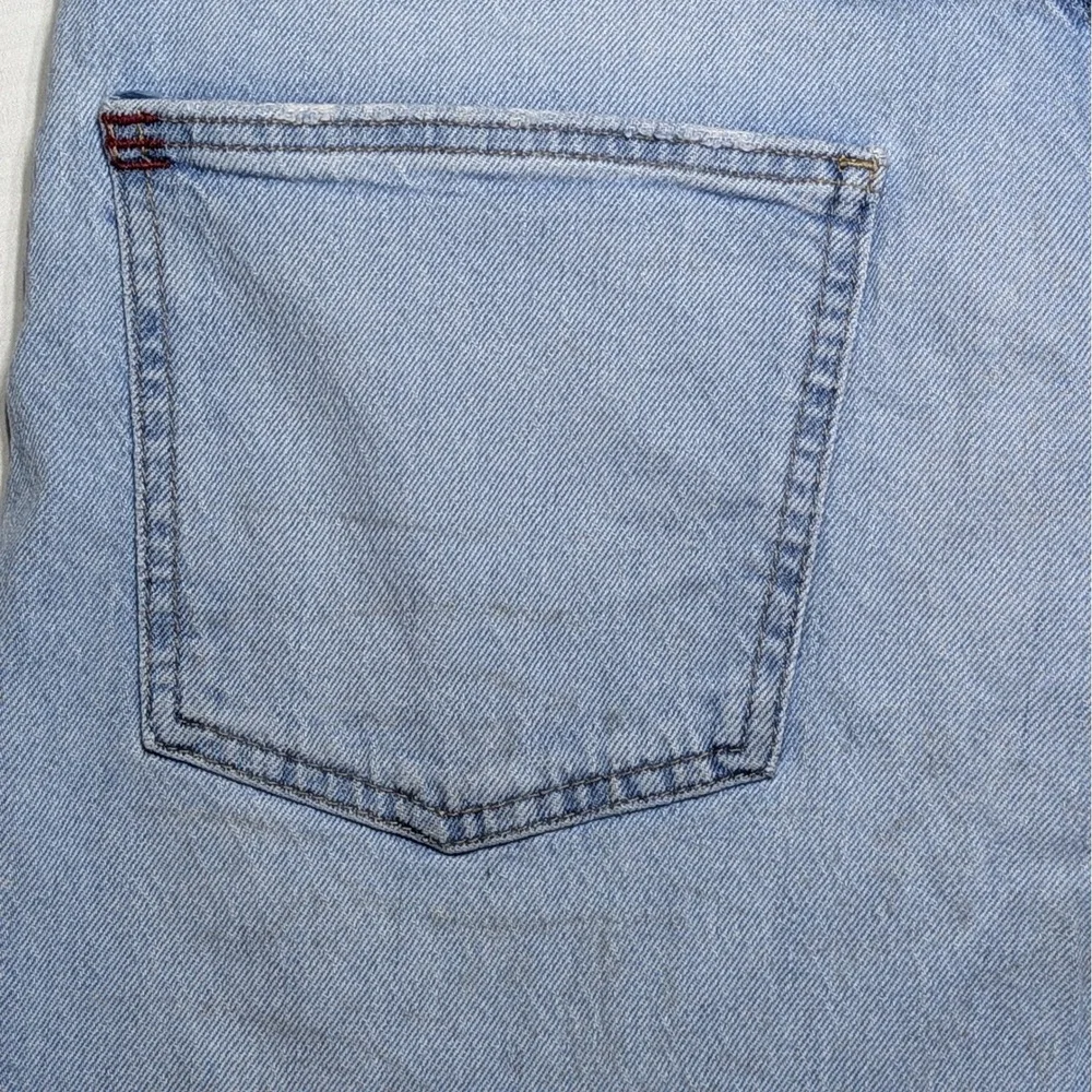 BDG Urban Outfitters High & Wide Jeans Size 32 Light Wash Wide Leg‎ High Rise